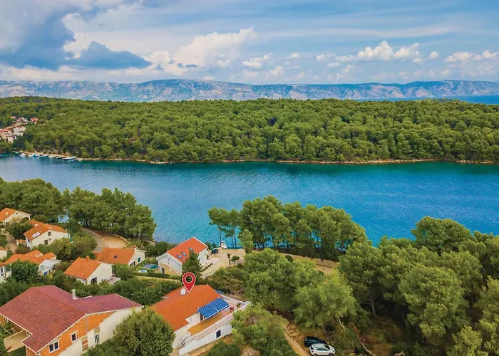 2 Bedroom Lovely Home In Vrboska
