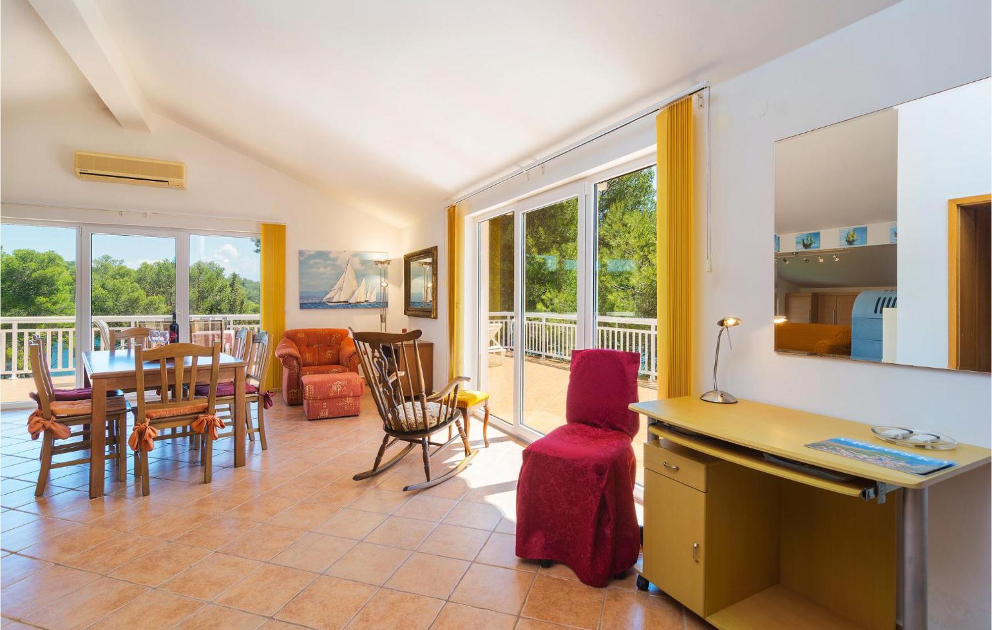 2 Bedroom Lovely In *