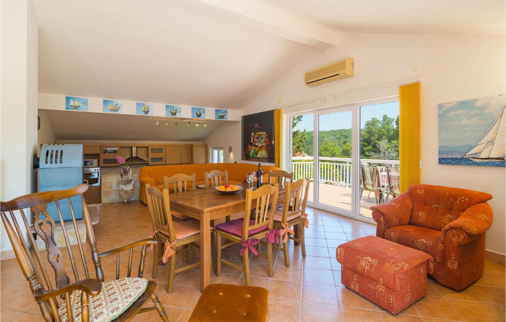 2 Bedroom Lovely In *