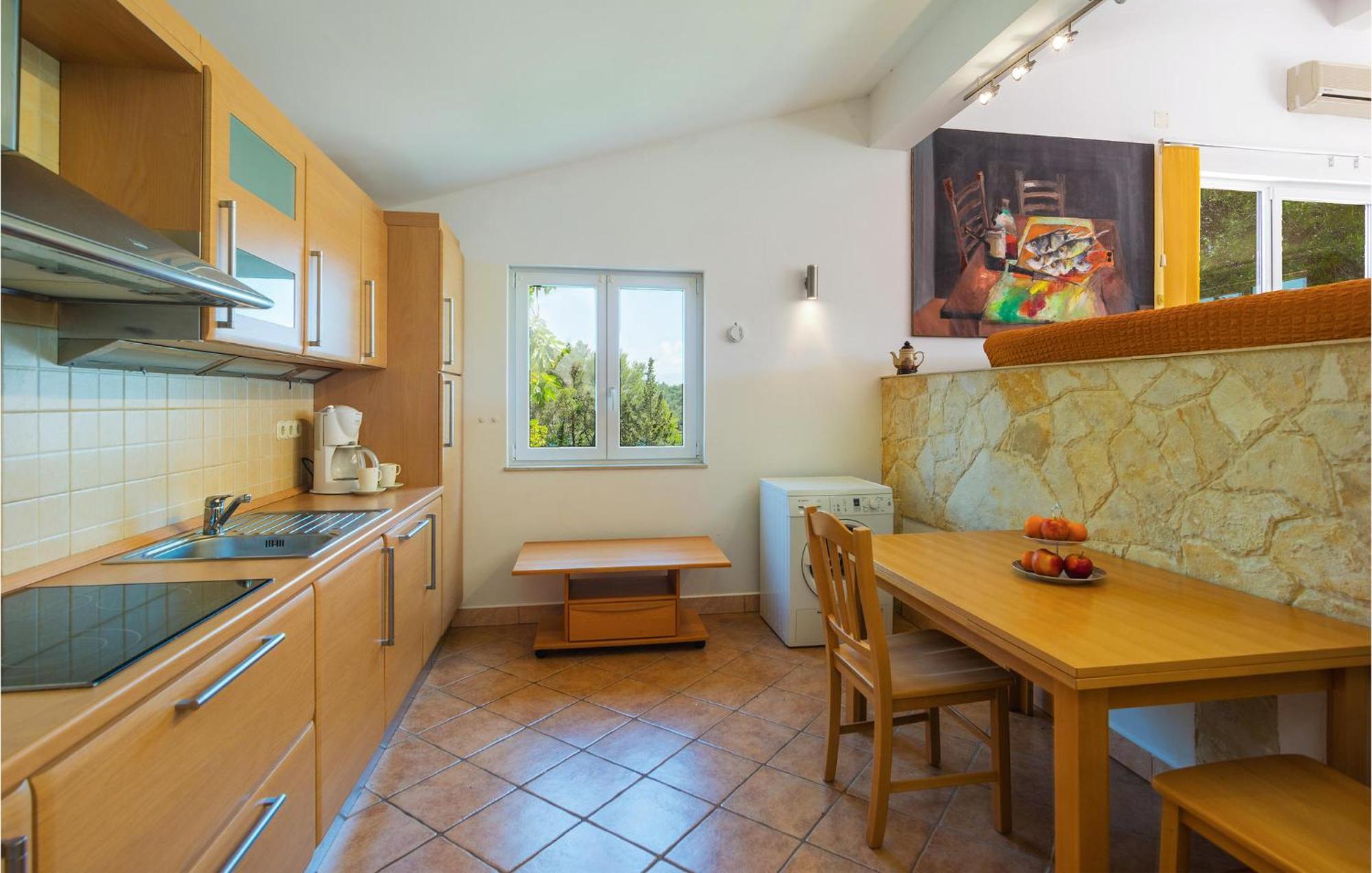 2 Bedroom Lovely In