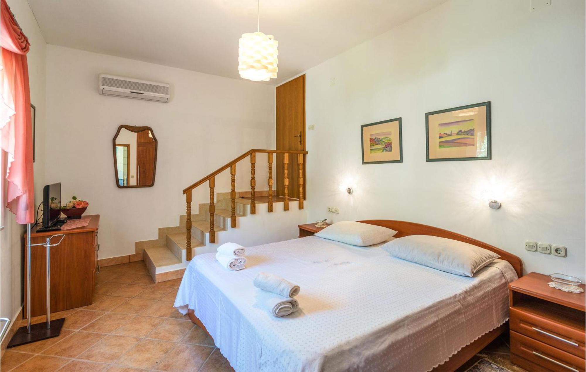 2 Bedroom Lovely In Prázdninový dům Vrboska